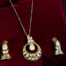 Noor Chand Kundan Pendant Set