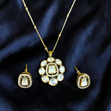 Noor Gul Kundan Pendant Set