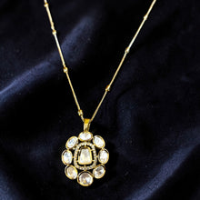Noor Gul Kundan Pendant Set