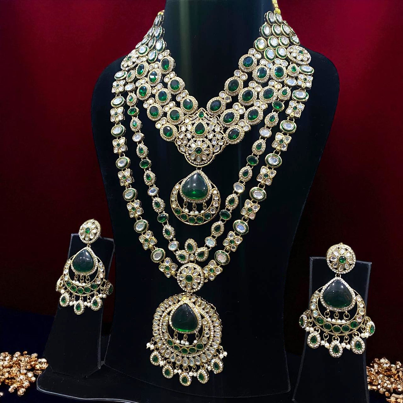 Royal Emerald Kundan Bridal Jewelry Set