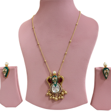 Emerald Rajwadi Charm Pendant Set